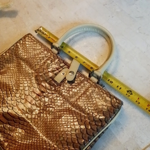 LEATHER HANDBAG/"Danier", reptile print, 2 zipper pockets, 2 main pockets, NEW - Picture 13 of 14